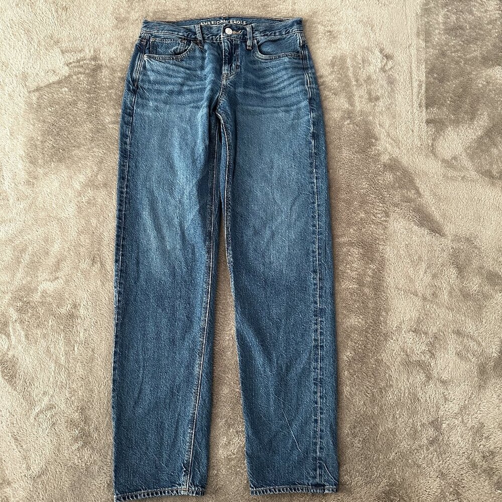 American Eagle Outfitters Straight Leg Jeans - Medium Blue Wash